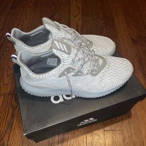 Adidas sz 9.5 alphabounce ams